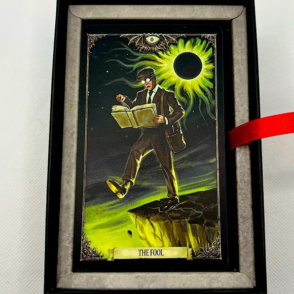 Necronomicon Tarot Deck and Guidebook - Picture 8 of 10